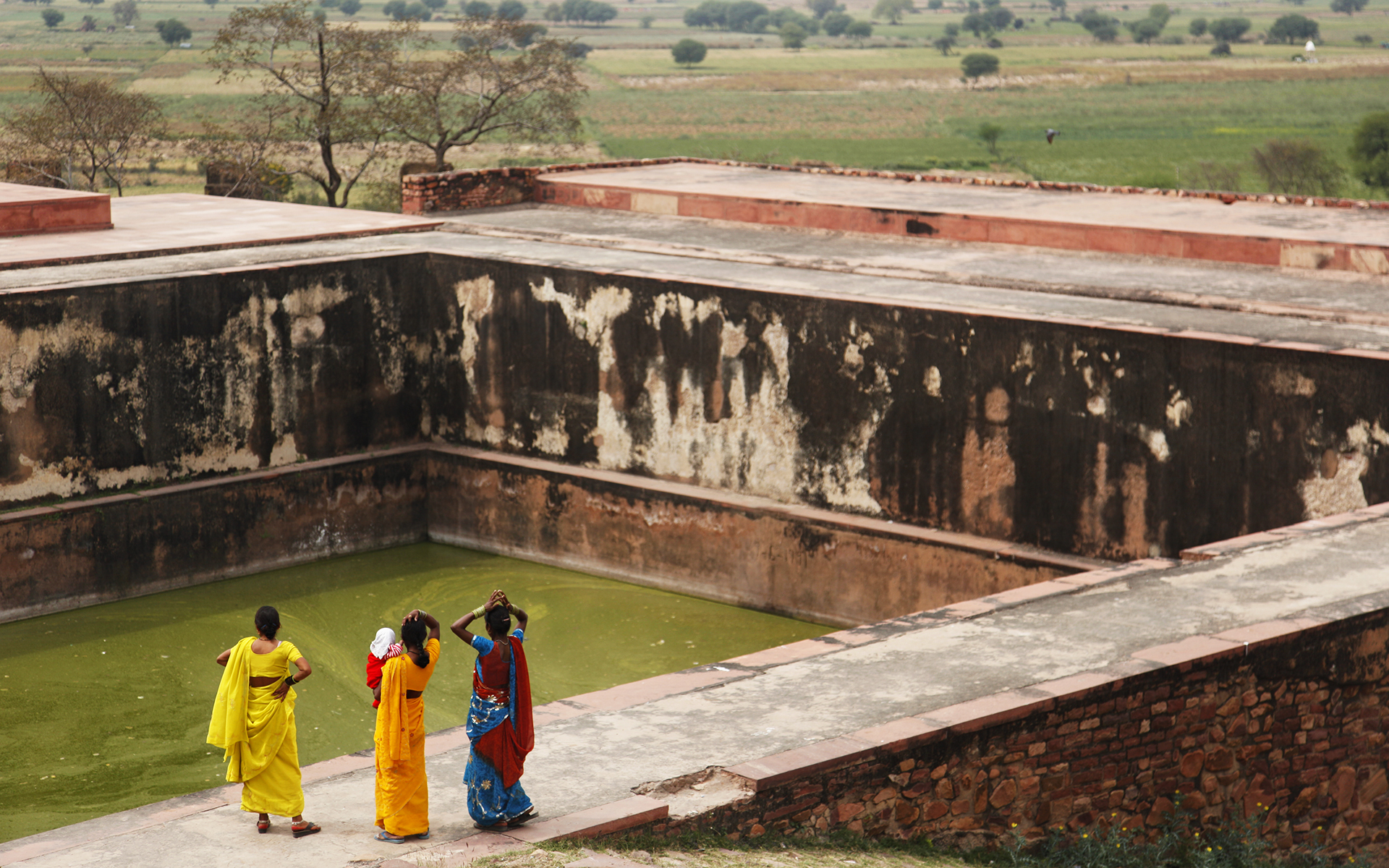 Fatehpur Sikri, India  : Places : Madison | Milwaukee | Chicago | Writer | Photographer | Keri Wiginton | Portrait photography | Travel | Corporate | Photojournalist | Editorial | Environmental